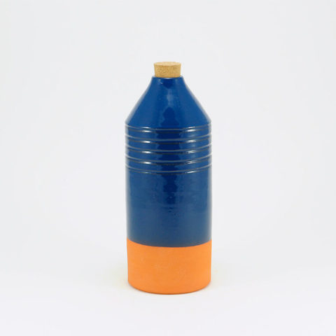 Botella de barro vidriada azul