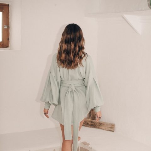 Blue short kimono with puffed sleeves